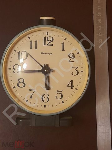 Часы будильник Янтарь СССР 1980-е гг. — продан за 2 650 ₽