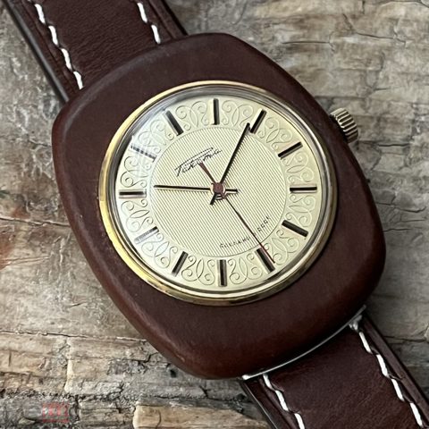 Редкие советские часы Ракета корпус дерево, СССР, 1980е — продан за 30 014 ₽