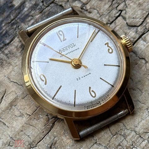 Часы советские Восток прецизионные 2809 ЧЧЗ позолота, СССР, 1960е — продан за 36 487 ₽