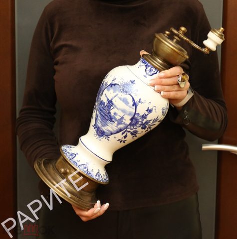 Кофемолка антикварная старинная БОЛЬШАЯ бронза латунь фарфор 12 — продан за 84 000 ₽