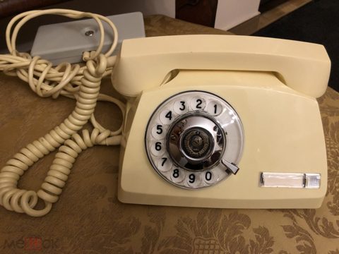 Телефон дисковый с гербом СССР.   Новый в коробке. 1983 год. — продан за 10 000 ₽